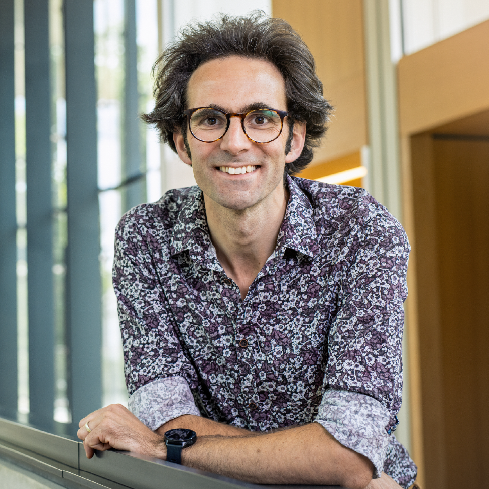 Dr Chris Whitewoods