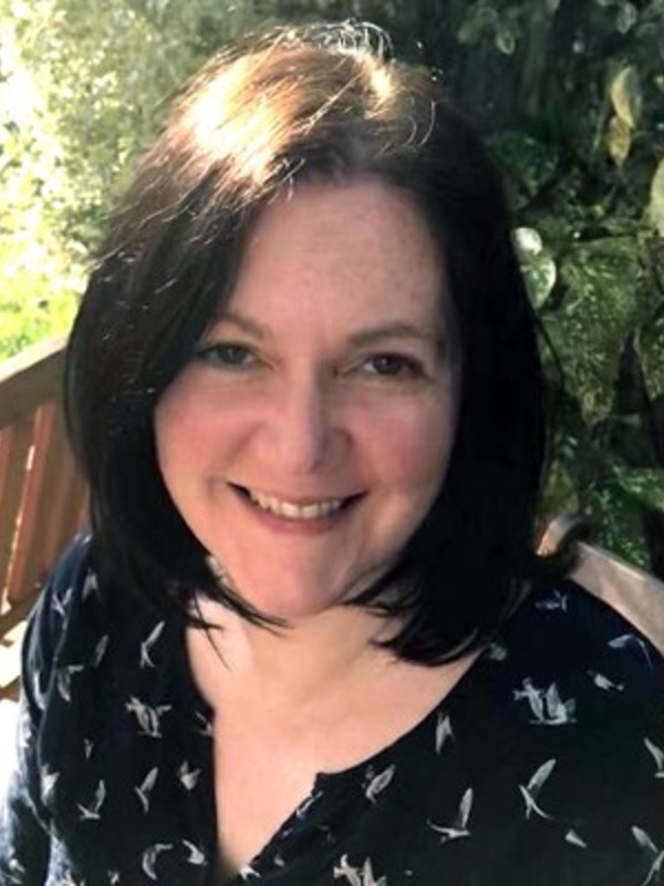  Lisa Walker