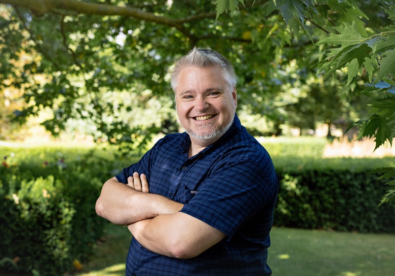 Professor Sebastian Schornack in the Cambridge University Botanic Garden